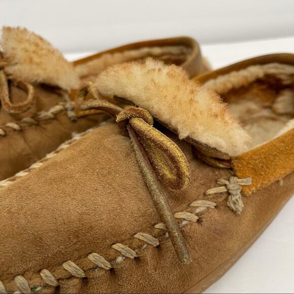 L.L Bean Men’s Wicked Good Leather Sheep Wool Lined Moccasin Slippers - Picture 3 of 15